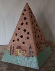 Keramik-Pyramide mit Toscana-Motiv
